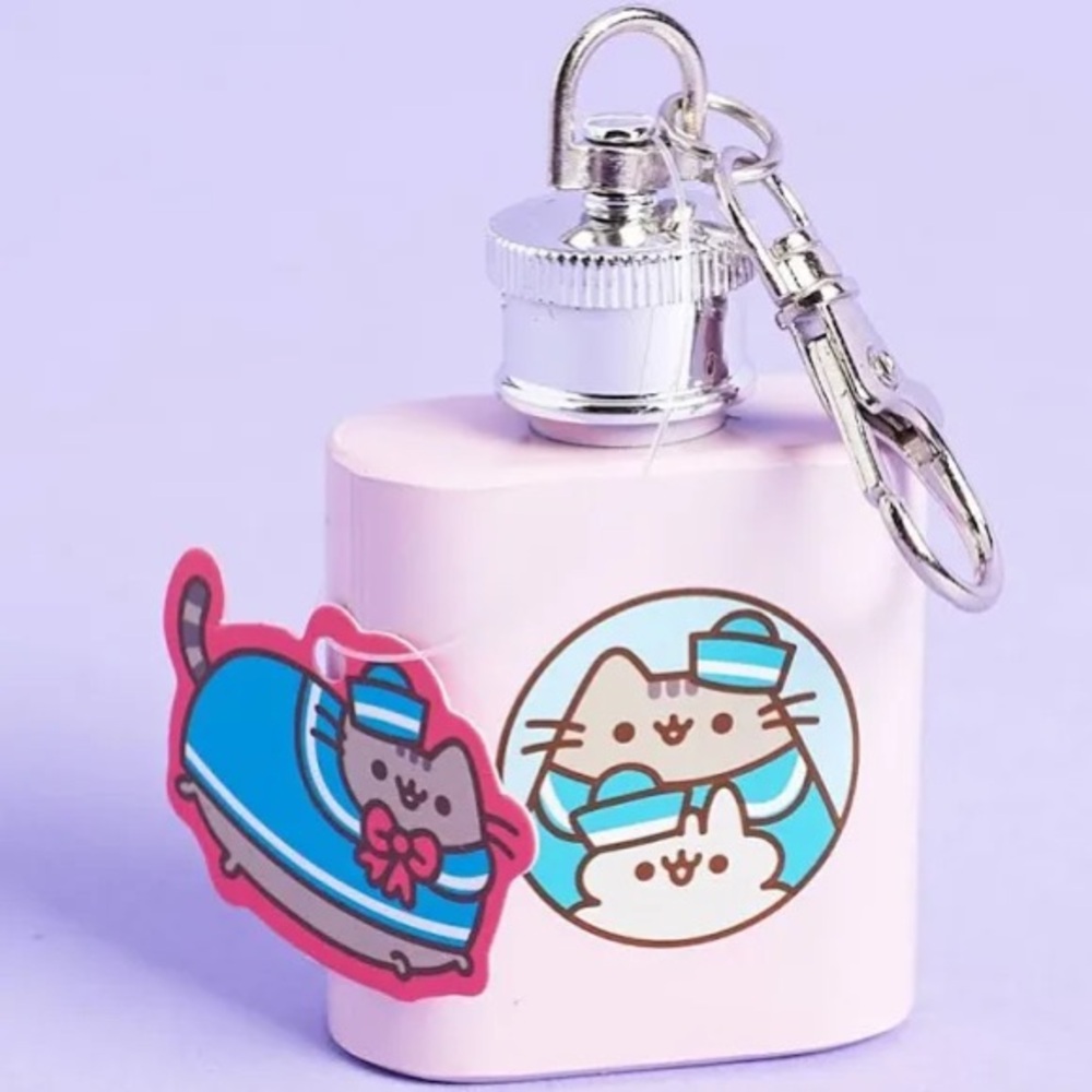 Brand New 2019 Pusheen Box Exclusive Mini Flask Keychain